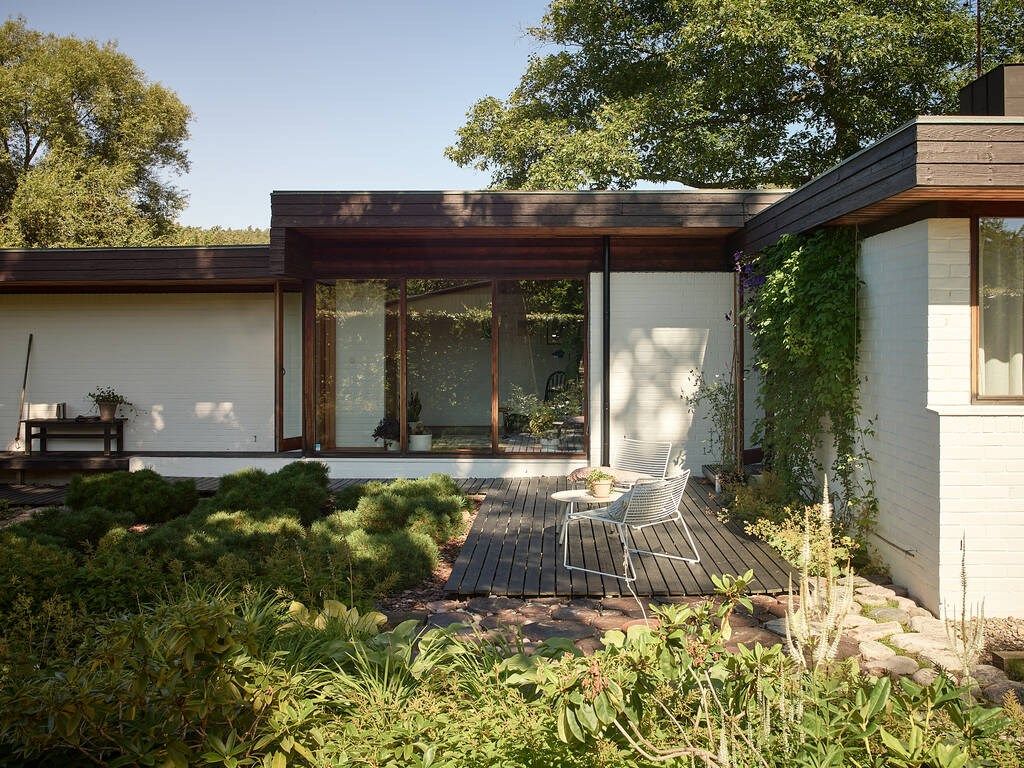 image of estate facade