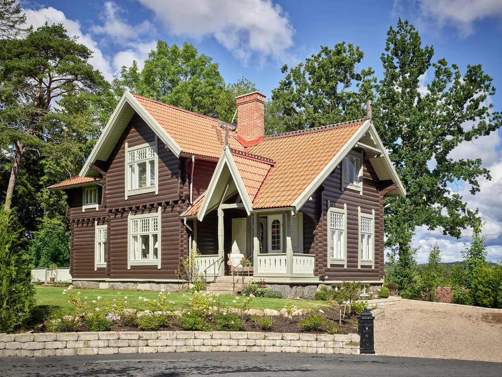 image of estate facade