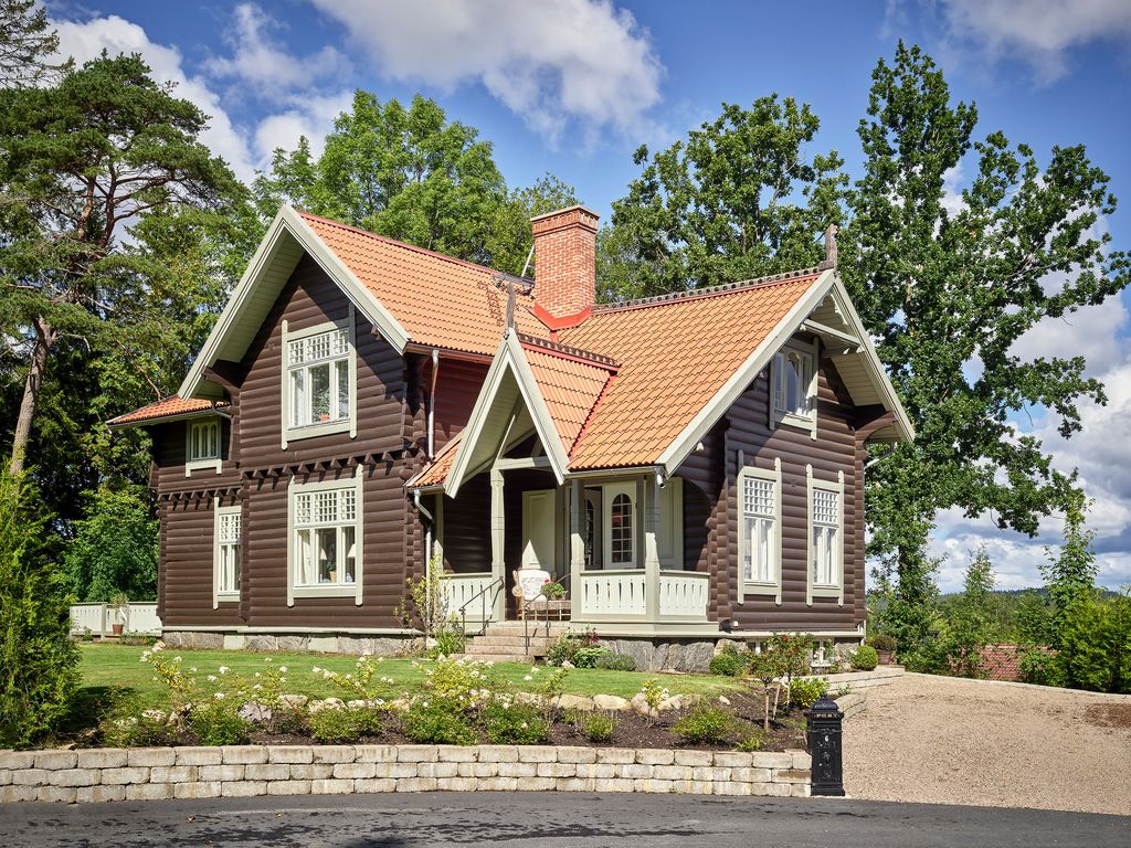 image of estate facade