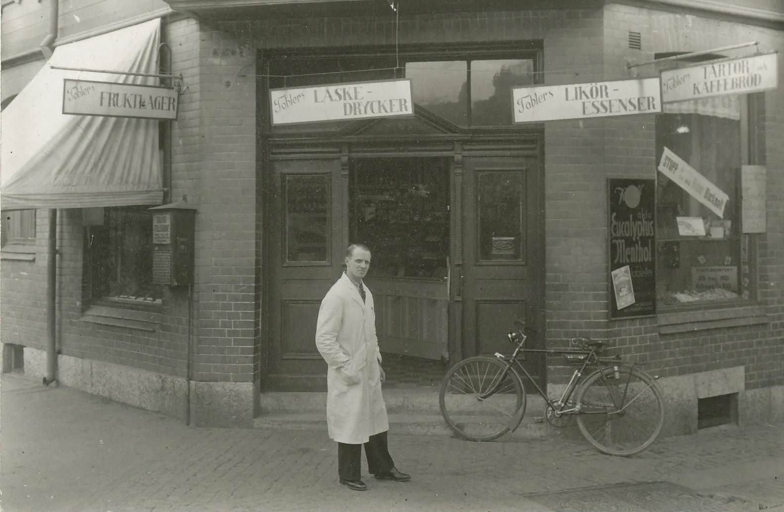 https://a.storyblok.com/f/324936/1584x1036/75272d8336/gammal-kiosk-pa-allanna-vagen-13.jpg
