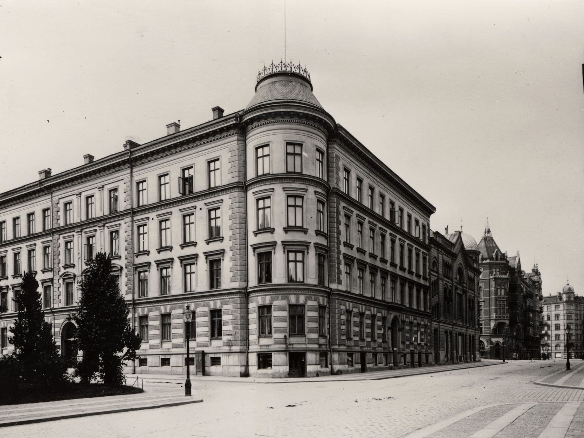 image of estate facade