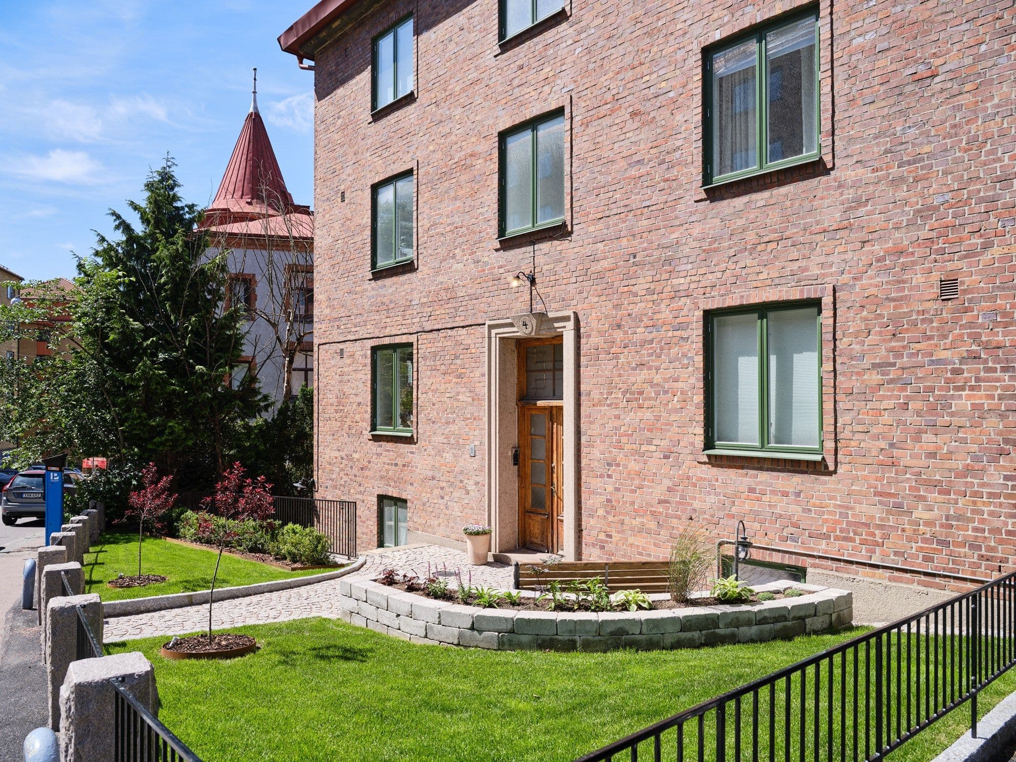 image of estate facade