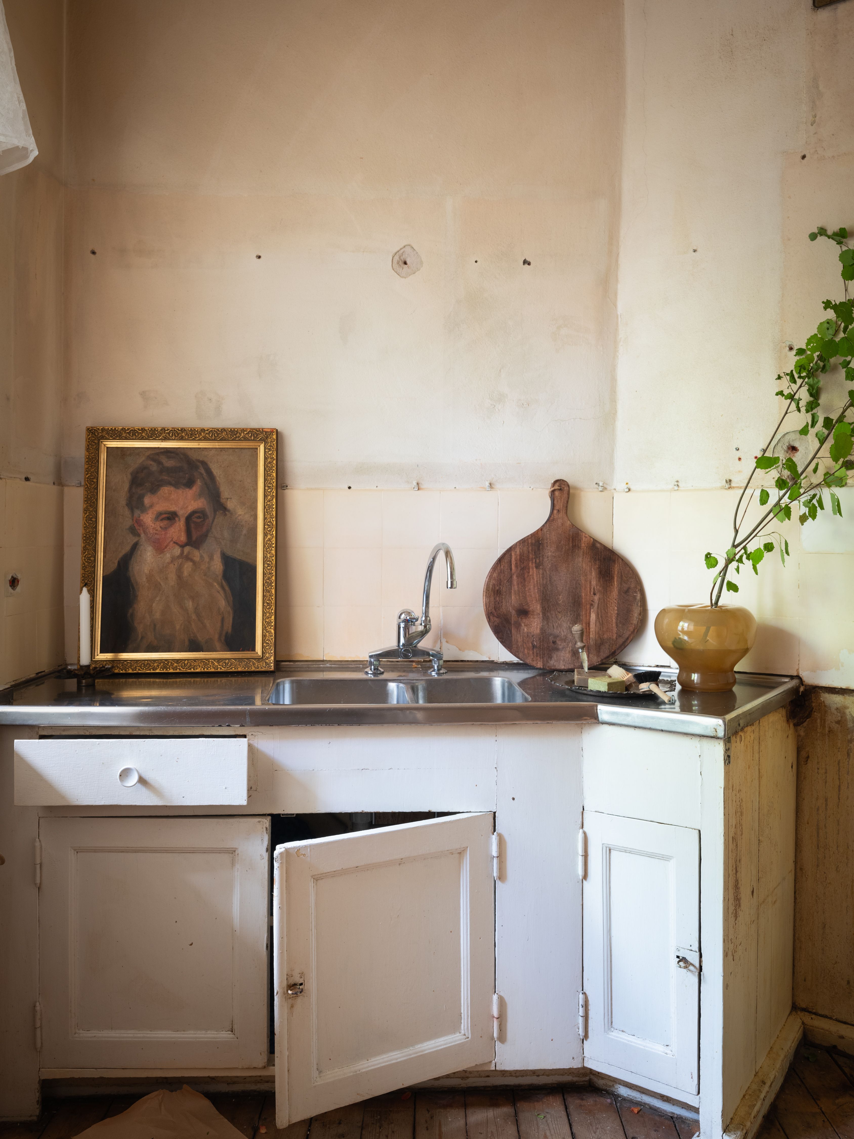 image of estate facade